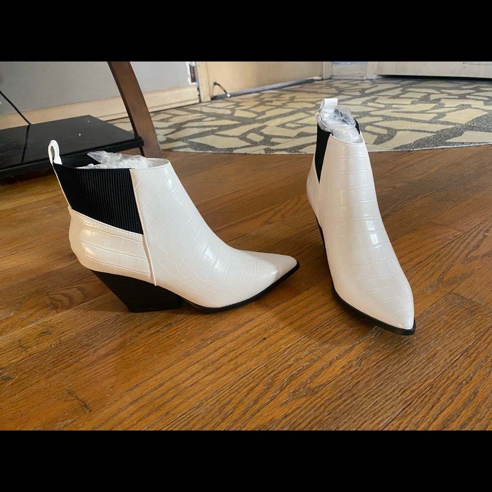 Never Worn Size 8 white heels